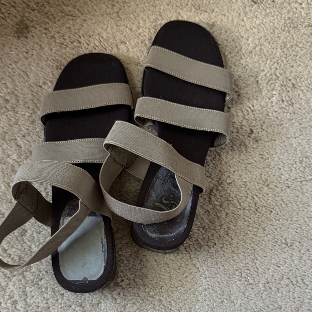 Life Stride Tan Strap Sandals